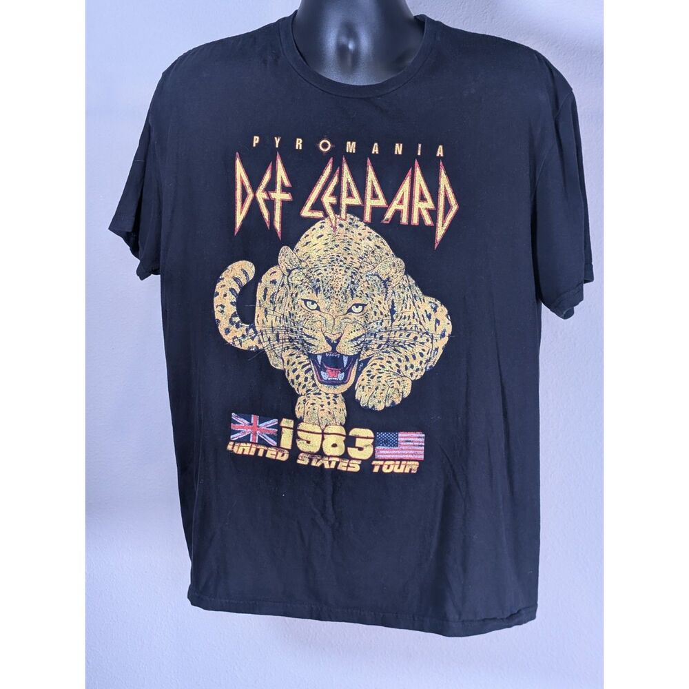 Def Leppard Pyromania 1983 United States Tour Leopard Black Graphic T-Shirt